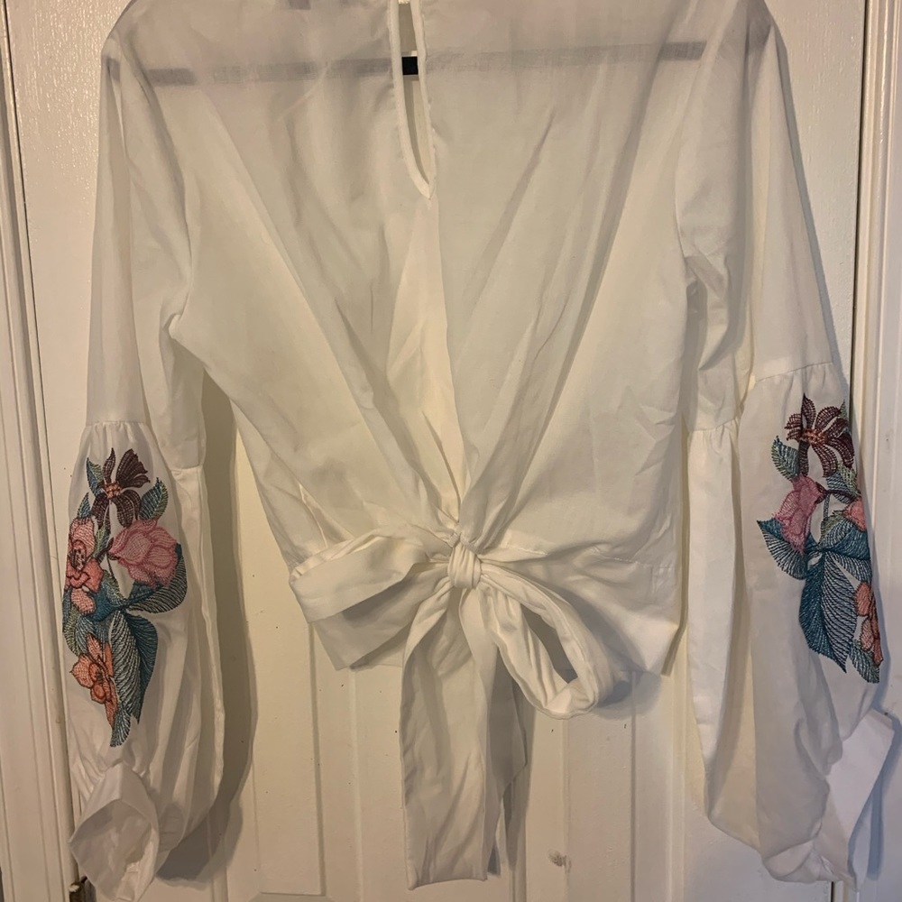 Elegant White Long Sleeve With Floral Pattern